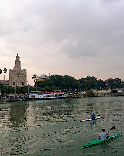 Kayak Guadalquivir River [Heparina1985 CC BY.SA 4.0].