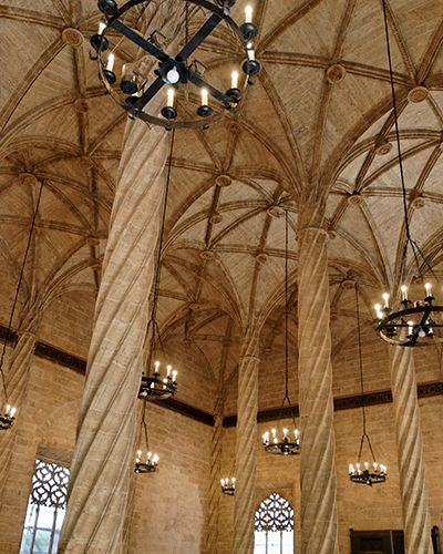 Silk Exchange [Emilio García CC BY-SA 2.0] [Emilio García CC BY-SA 2.0].