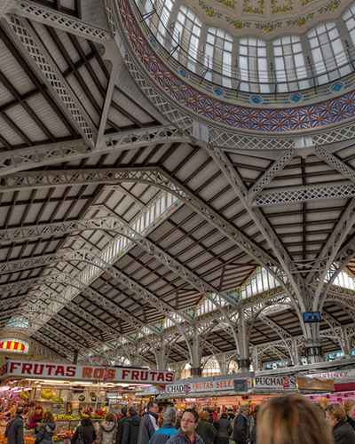 Mercat Central Innenraum [Marc CC BY-NC-SA 2.0].